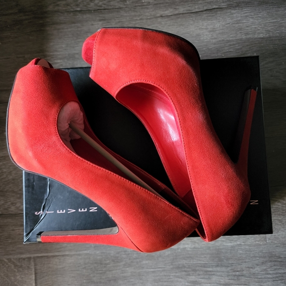 Suede Red Pumps. Platform Peep Toes. Steven by Steve Madden. Size 8 - Picture 1 of 7